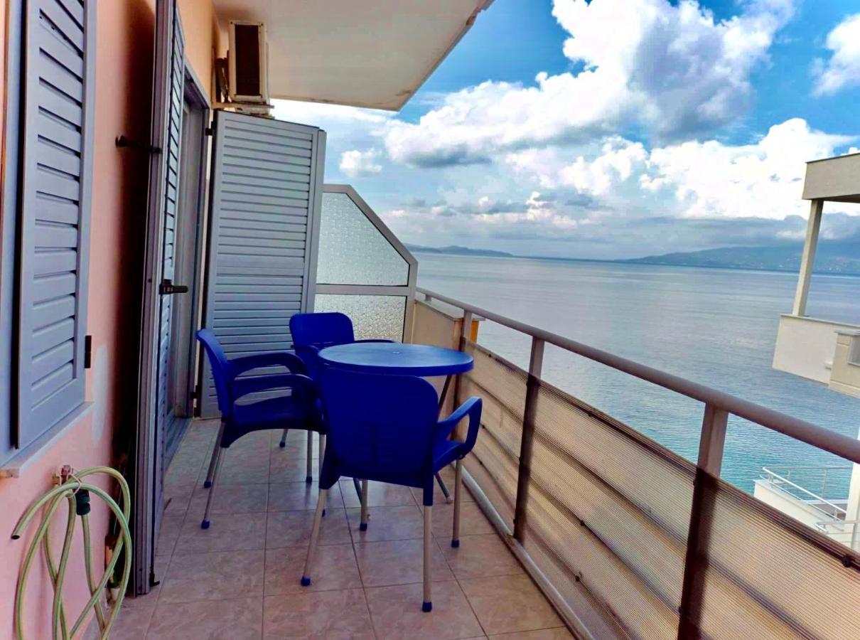 - Port Apartment *