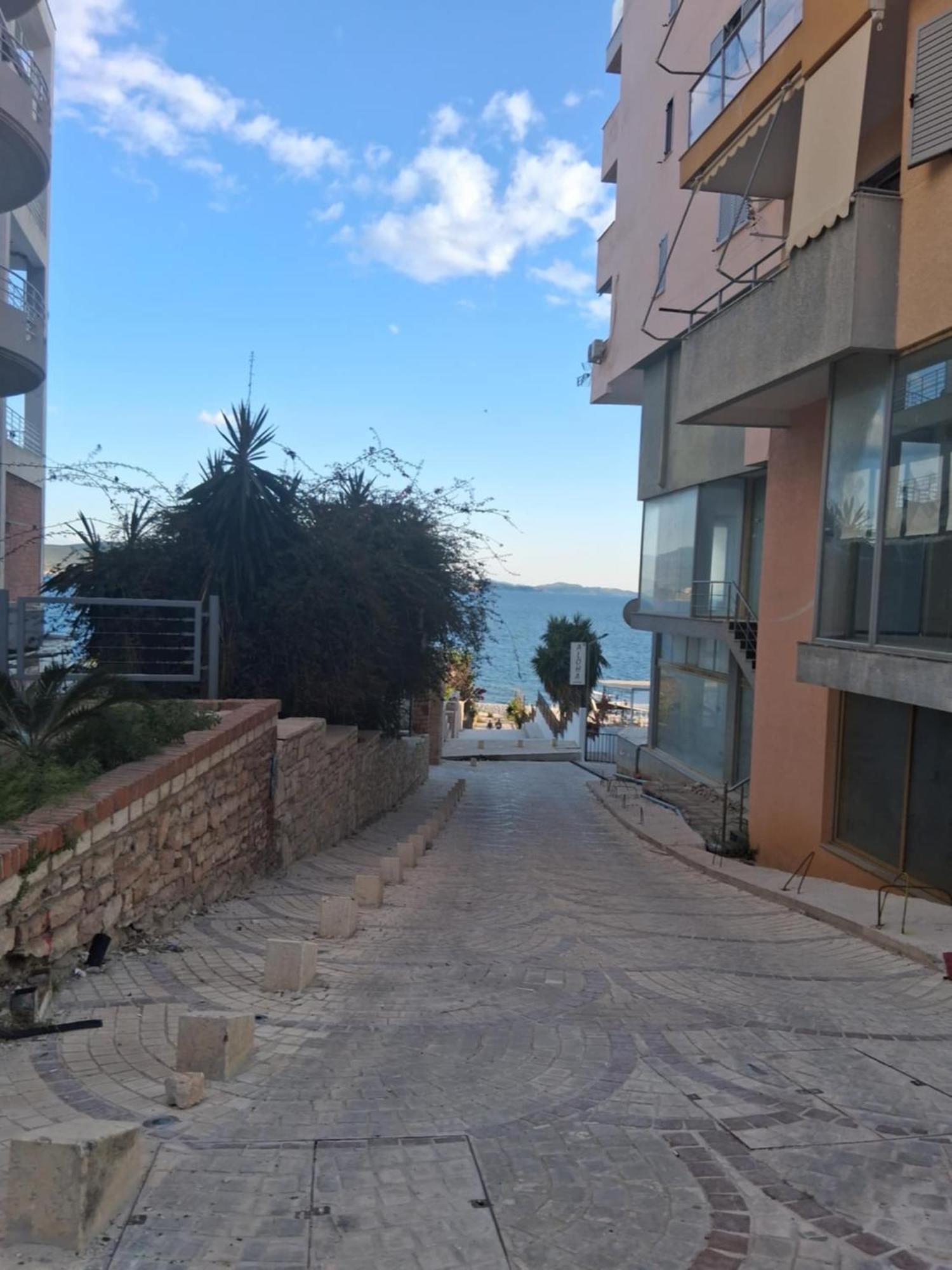 - Port Apartment