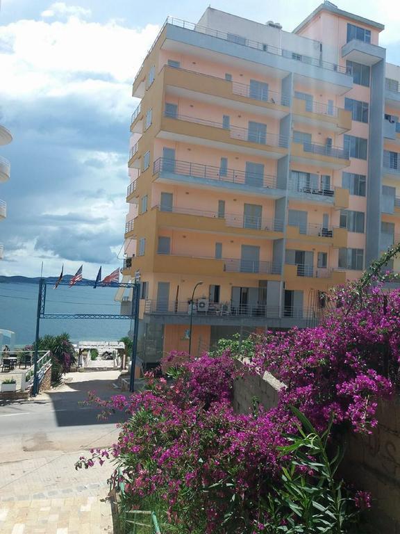 - Port Apartment *